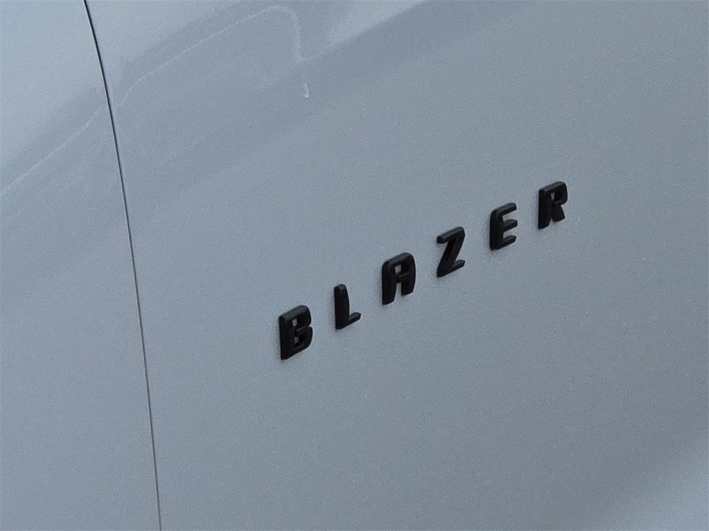 2023 CHEVROLET BLAZER - Image 31