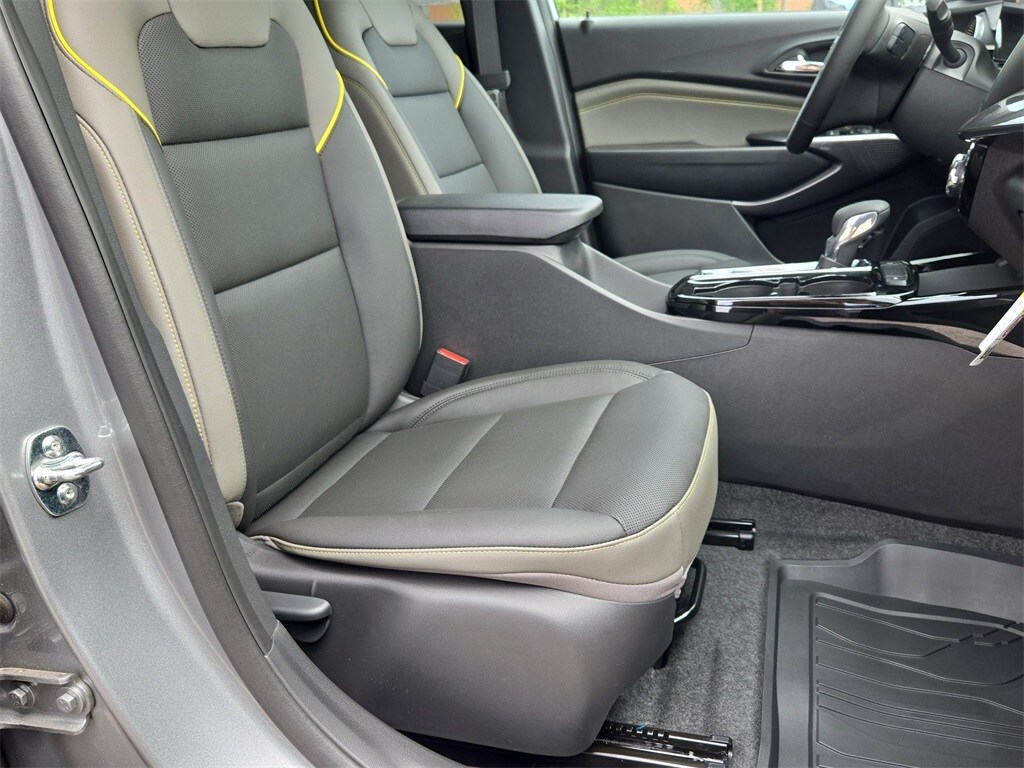 2025 Chevrolet Trax Activ - Photo 33