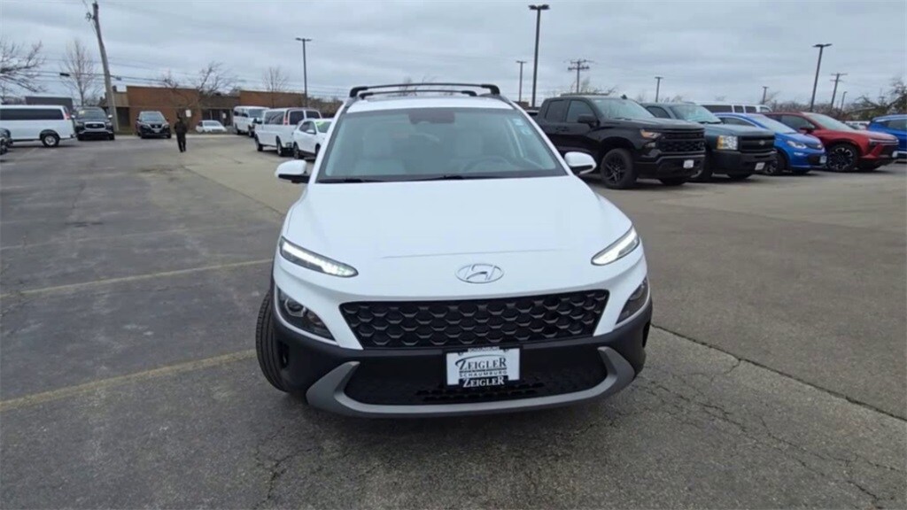 2022 Hyundai Kona SEL photo 3