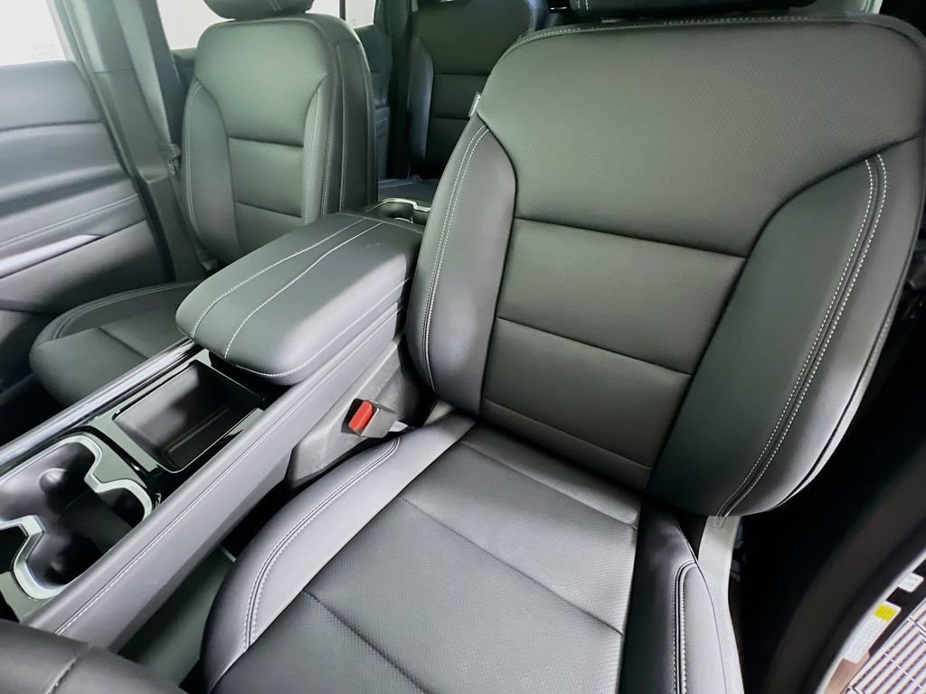 2026 Chevrolet Traverse LT - Photo 21