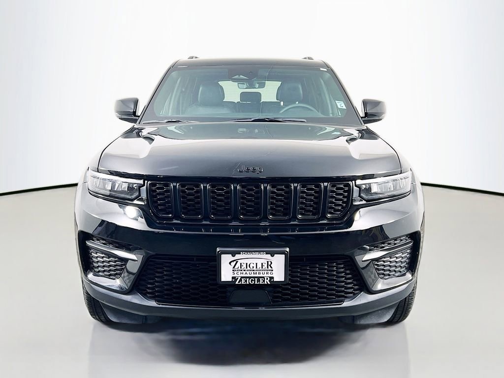 Used 2025 Jeep Grand Cherokee Altitude 4x4 SUV