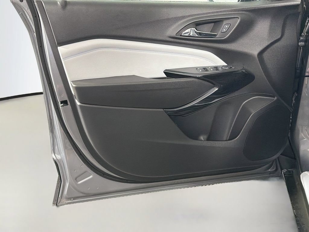 2026 Chevrolet Trax LT - Photo 17