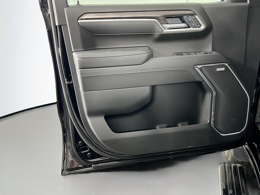 2026 Chevrolet Silverado 1500 LTZ - Photo 18