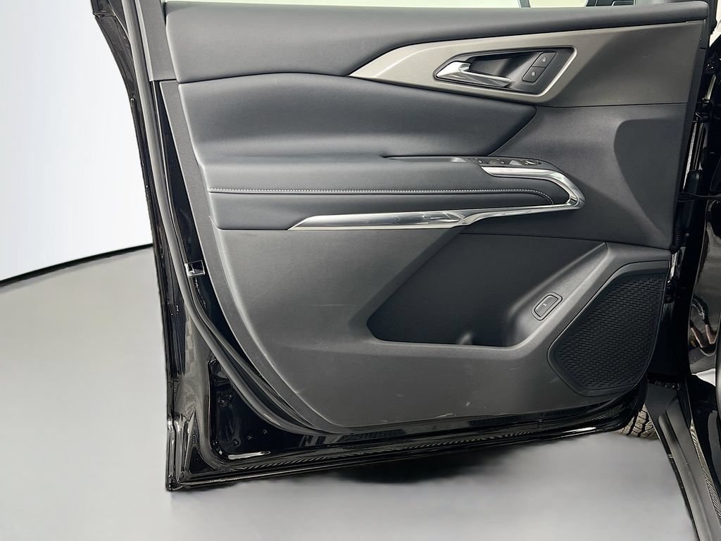 2026 Chevrolet Traverse LT - Photo 18