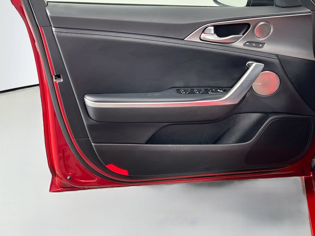 2021 Kia Stinger GT2 - Photo 18
