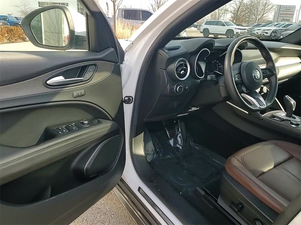 2022 ALFA ROMEO STELVIO - Image 9