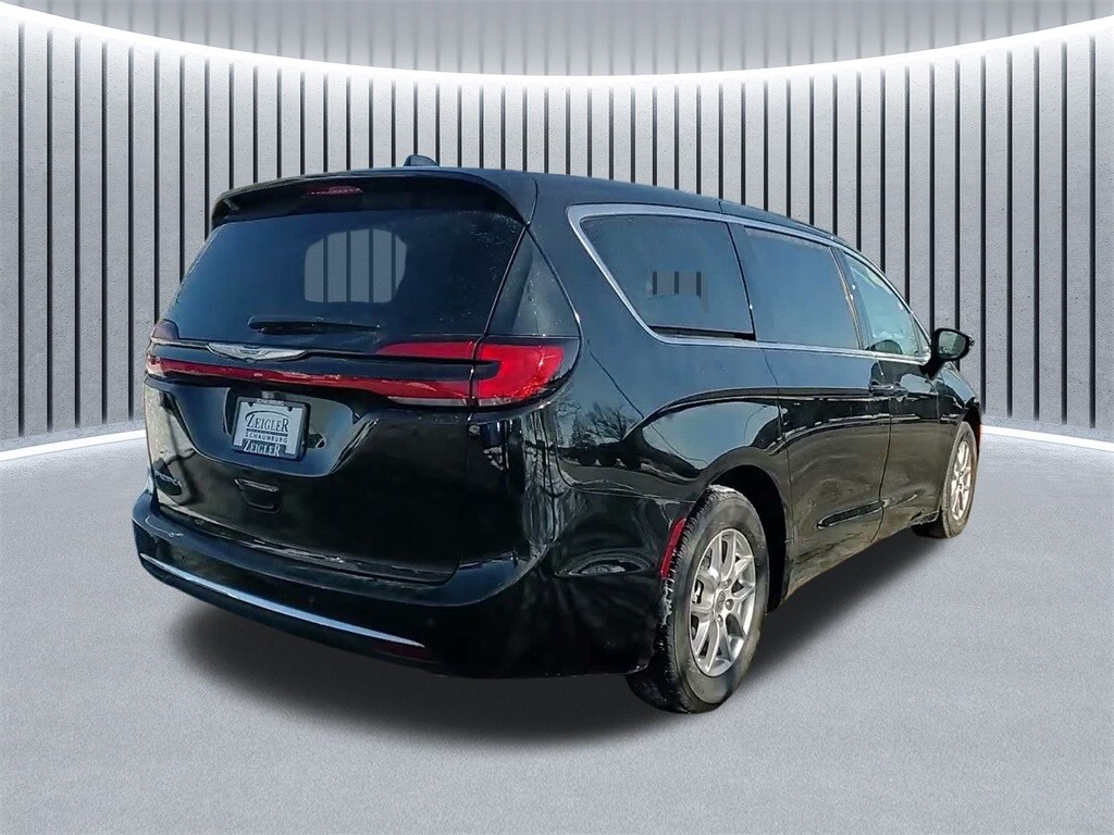 2024 CHRYSLER PACIFICA - Image 11