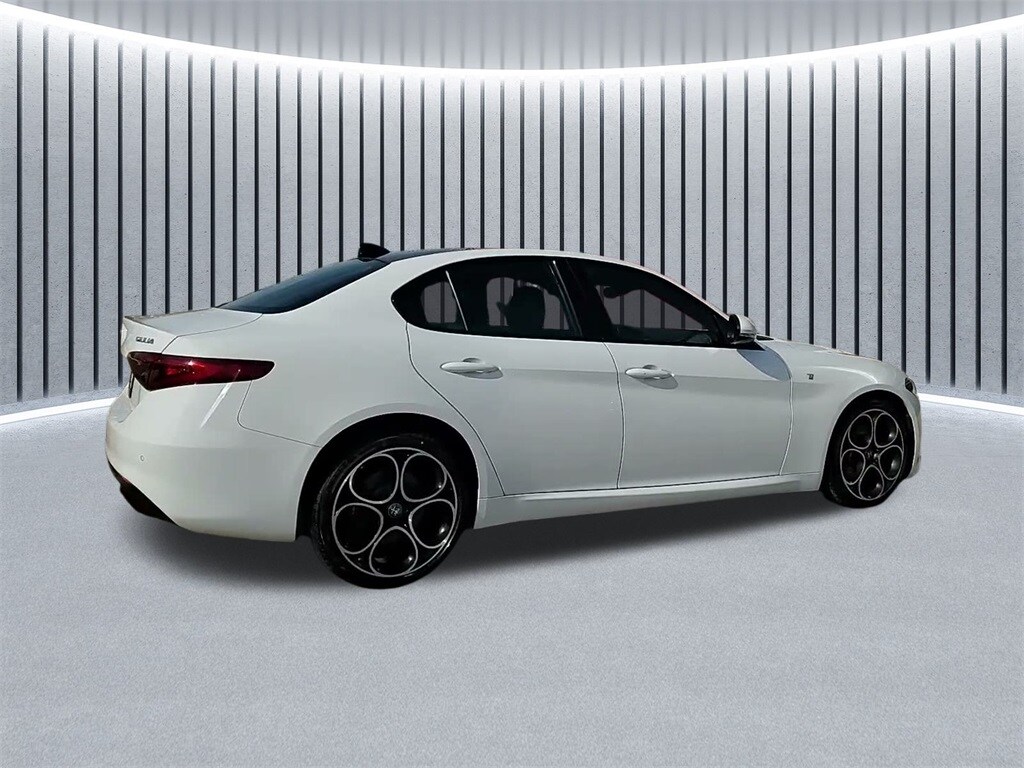 2022 ALFA ROMEO GIULIA (952) - Image 8