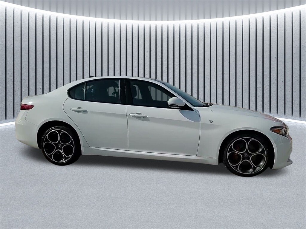 2022 ALFA ROMEO GIULIA (952) - Image 5