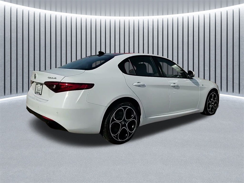 2022 ALFA ROMEO GIULIA (952) - Image 9
