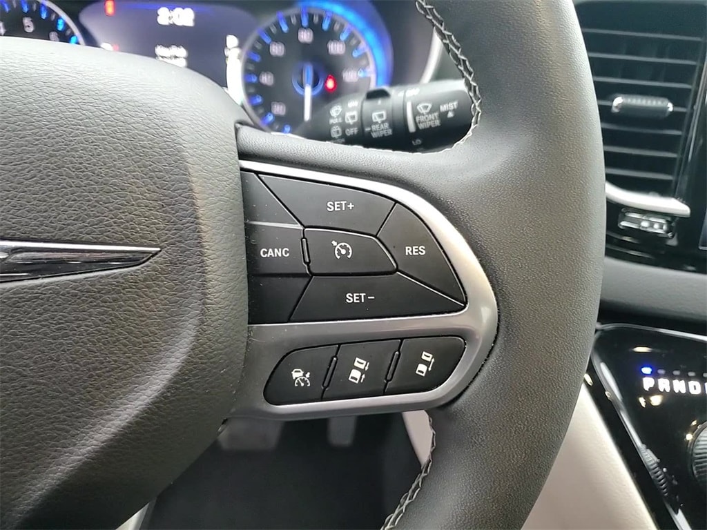 2024 CHRYSLER PACIFICA - Image 16