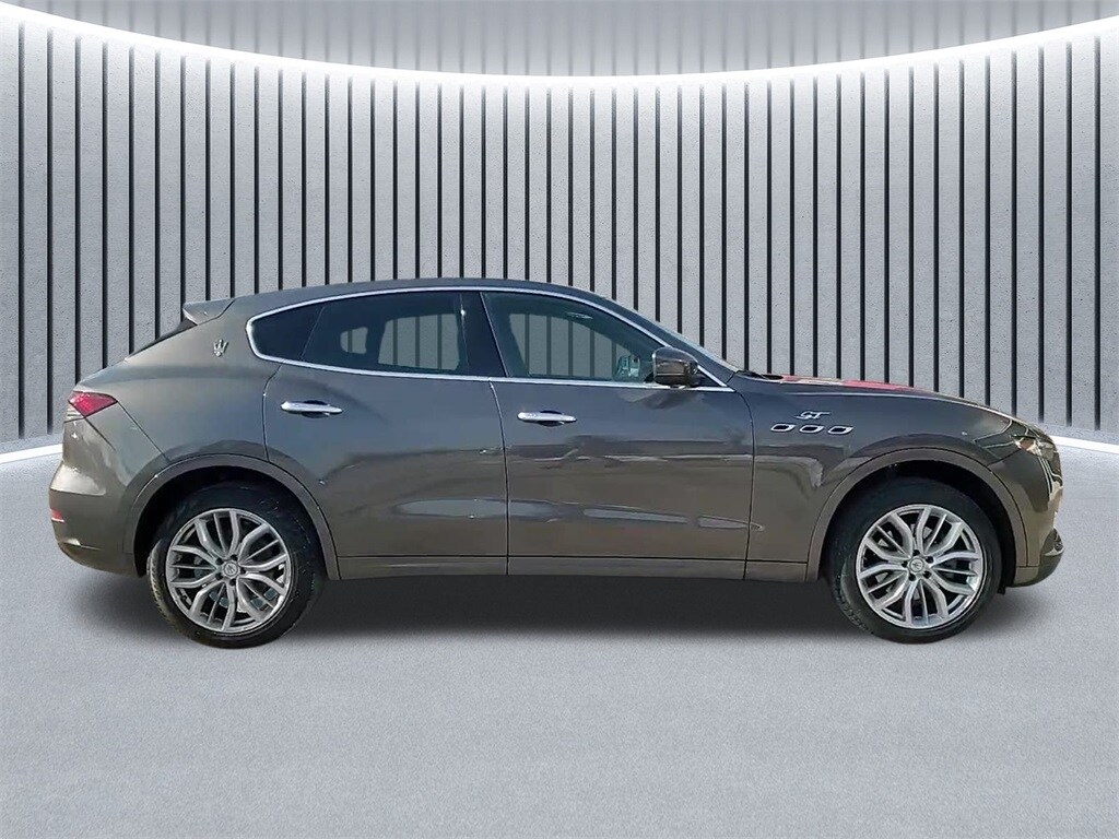 2022 MASERATI LEVANTE - Image 2