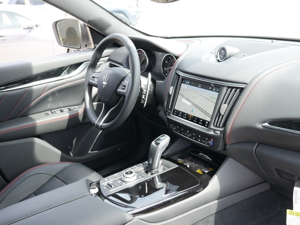 2024 MASERATI LEVANTE - Image 3