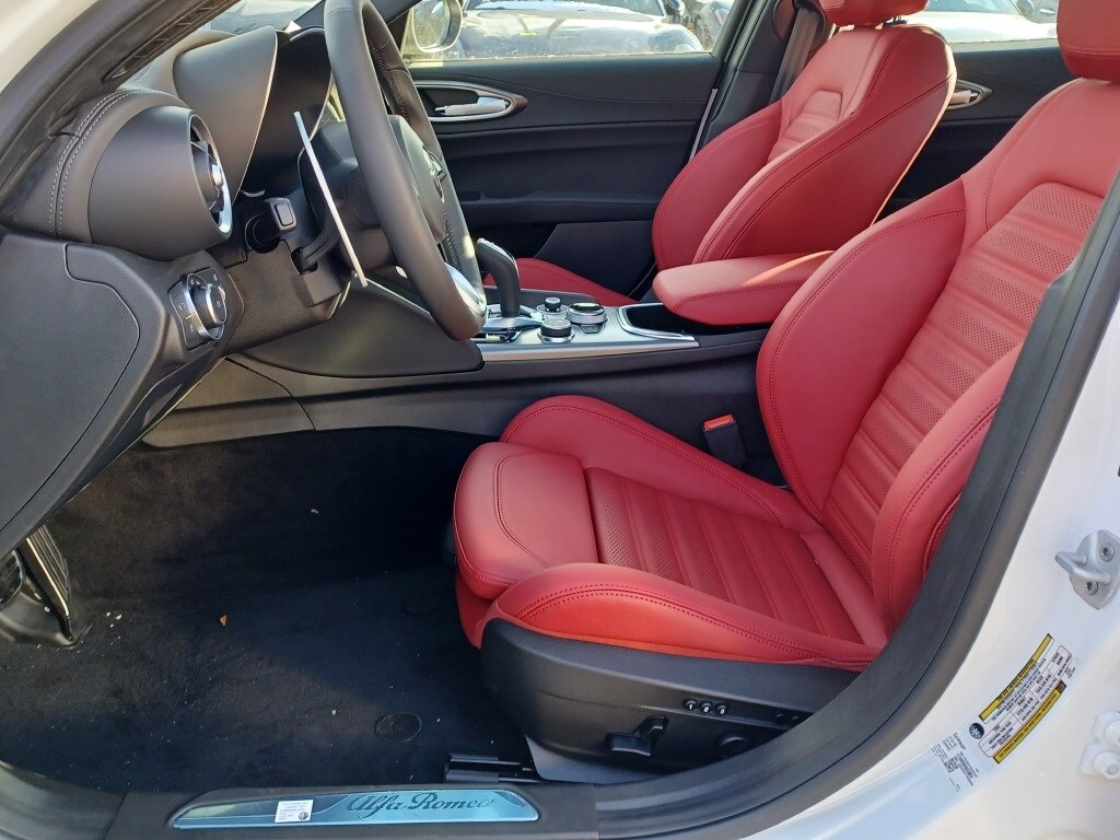 2024 ALFA ROMEO GIULIA (952) - Image 15