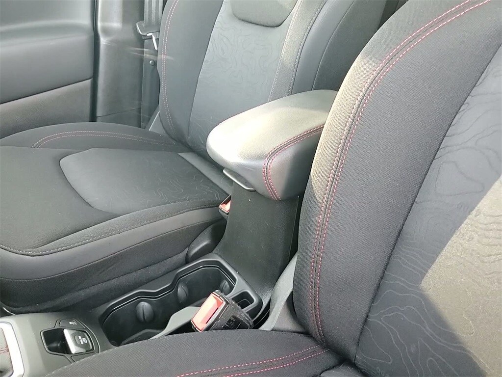 2023 JEEP RENEGADE - Image 19