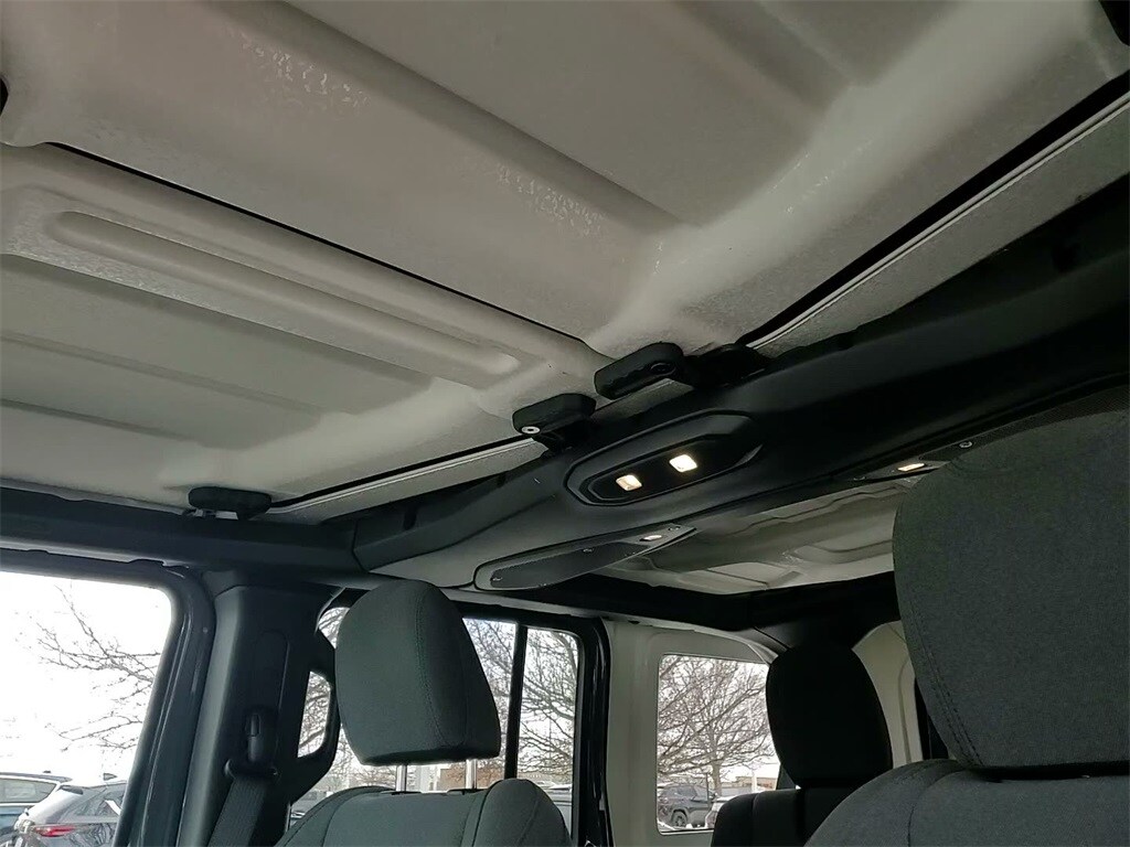 2025 JEEP WRANGLER - Image 31