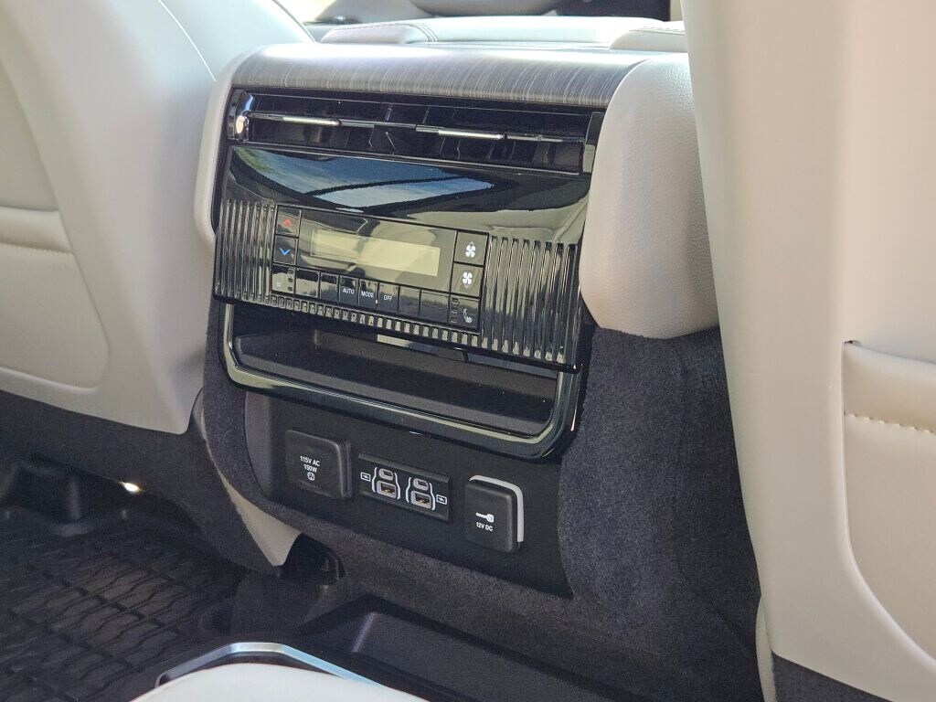 2024 JEEP WAGONEER - Image 12