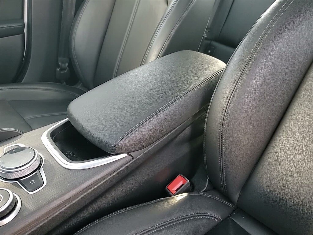 2022 ALFA ROMEO GIULIA (952) - Image 33