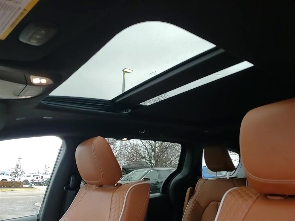 2025 CHRYSLER PACIFICA - Image 19