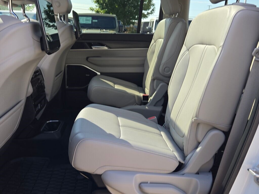 2024 JEEP WAGONEER - Image 20