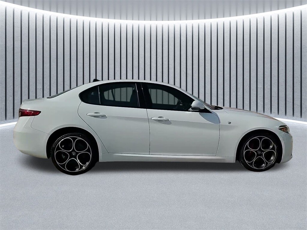 2022 ALFA ROMEO GIULIA (952) - Image 6