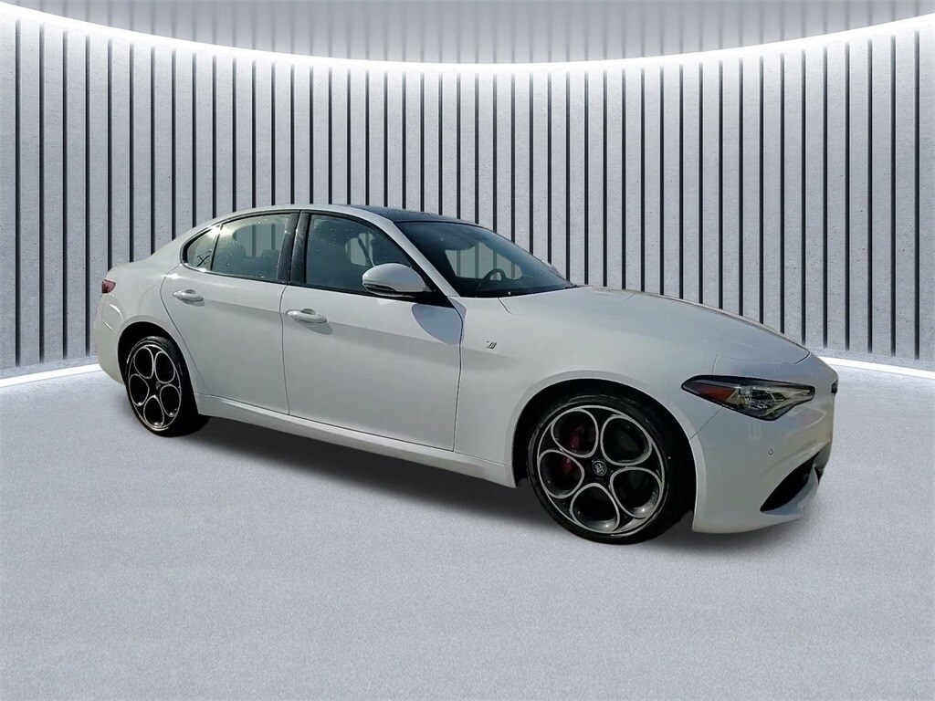 2022 ALFA ROMEO GIULIA (952) - Image 3