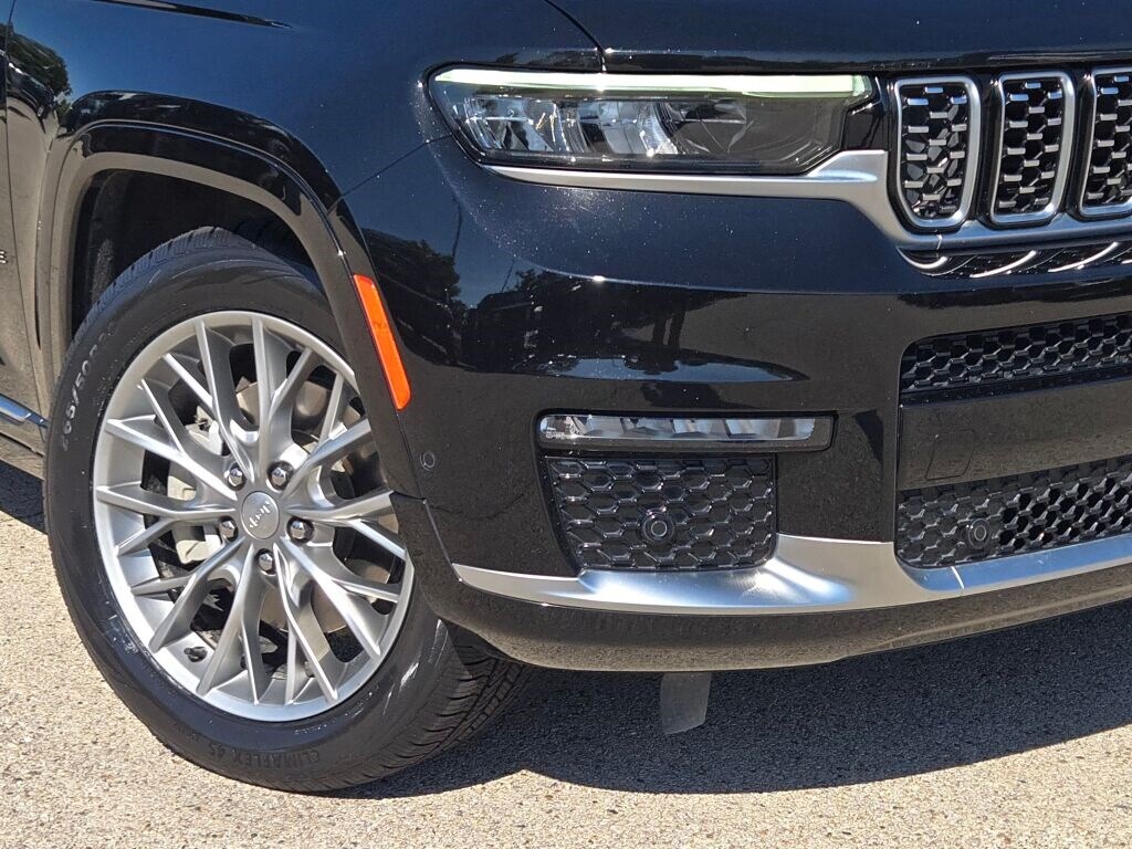 2022 Jeep Grand Cherokee L Summit photo 3