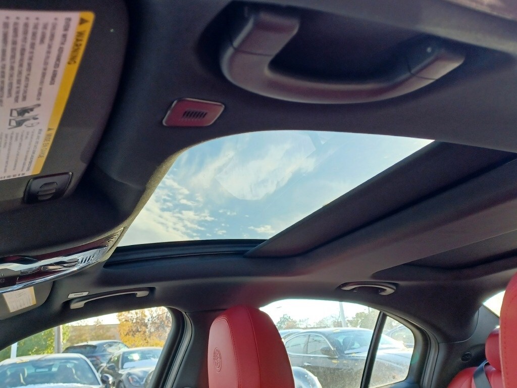 2024 ALFA ROMEO GIULIA (952) - Image 17