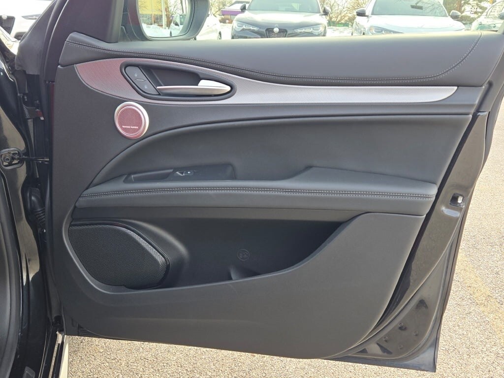 2024 ALFA ROMEO STELVIO - Image 8
