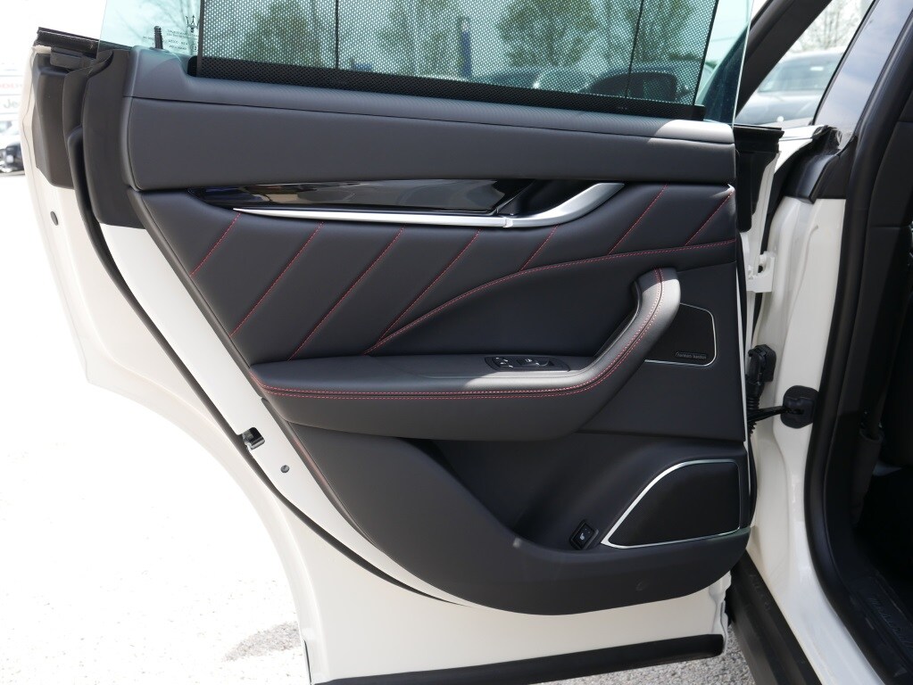 2024 MASERATI LEVANTE - Image 24