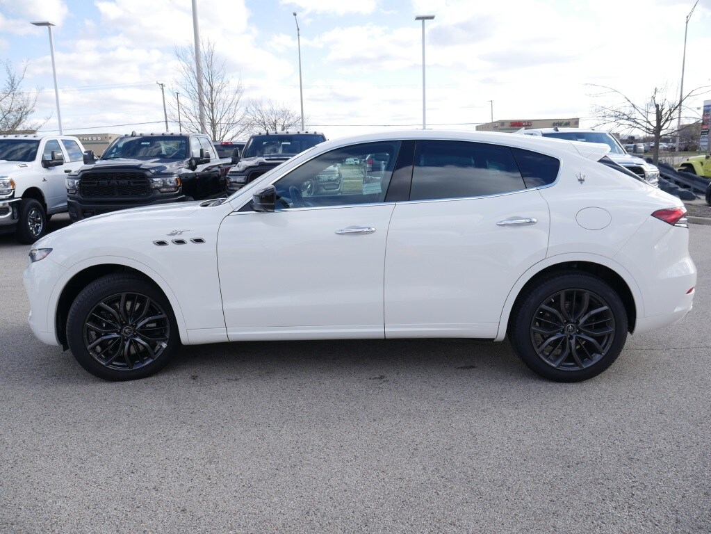 2024 MASERATI LEVANTE - Image 11