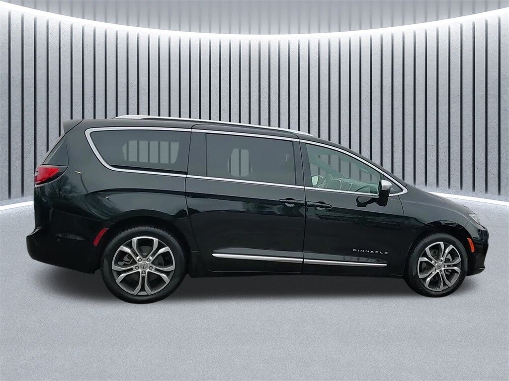 2025 CHRYSLER PACIFICA - Image 2
