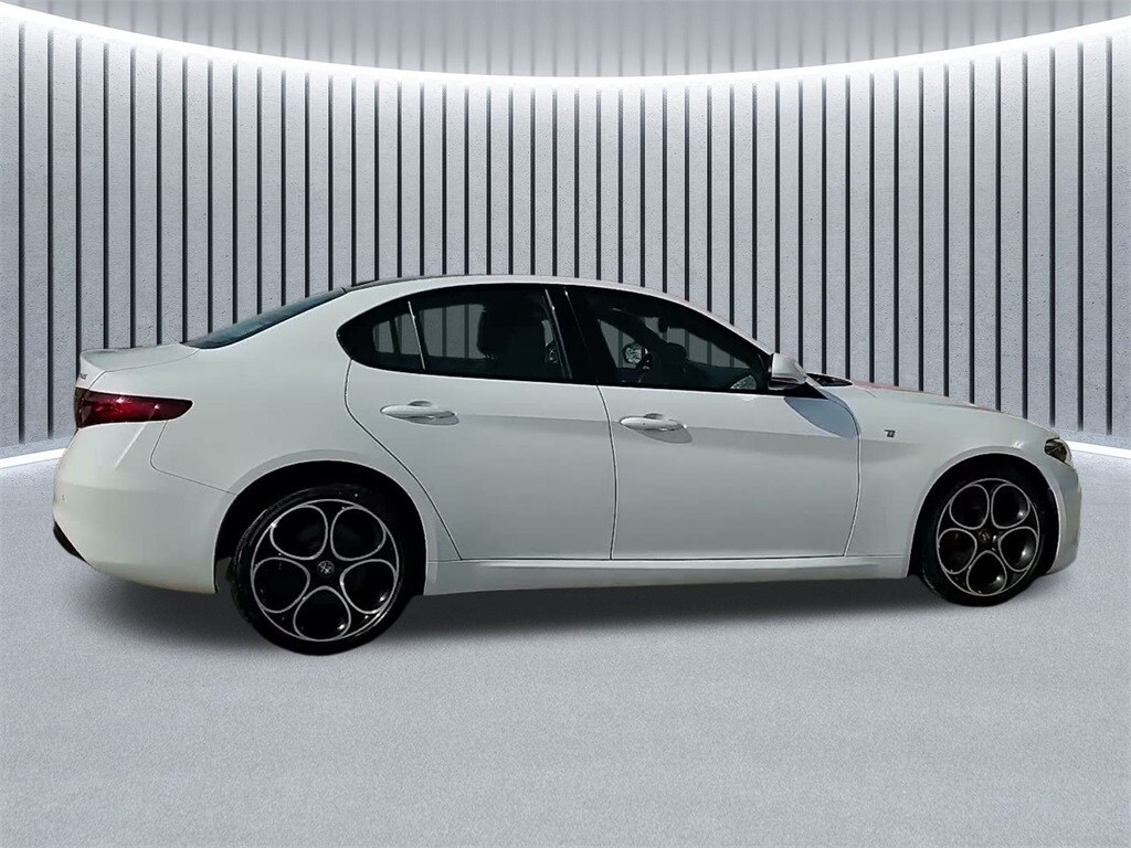 2022 ALFA ROMEO GIULIA (952) - Image 7