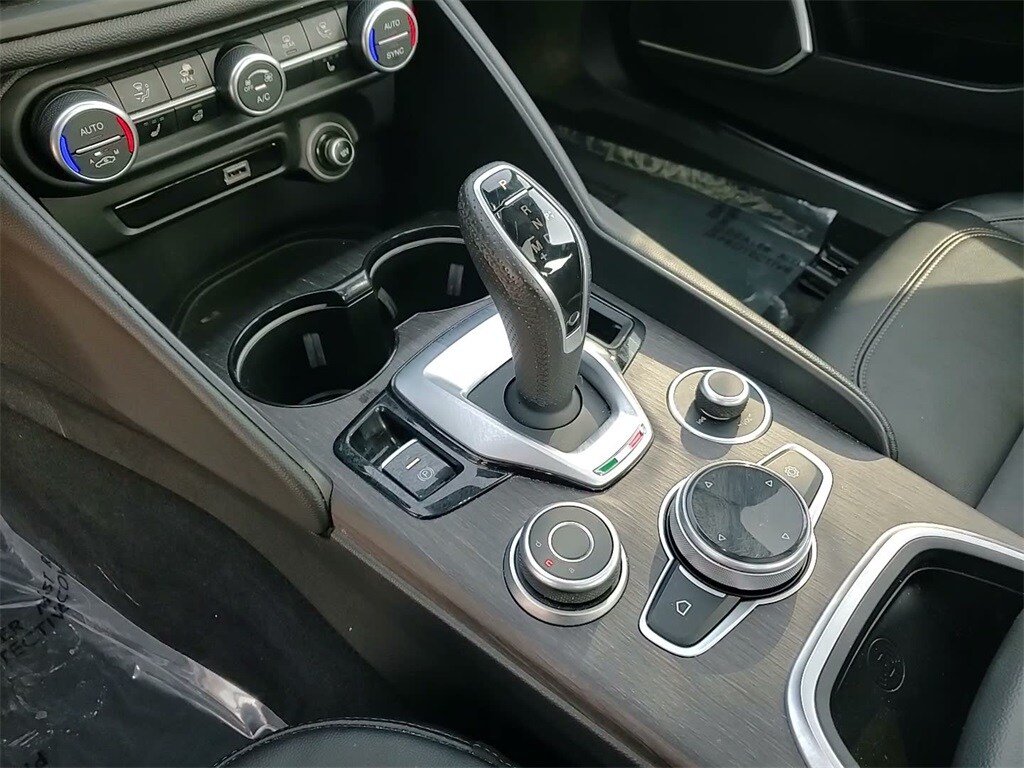 2022 ALFA ROMEO GIULIA (952) - Image 32