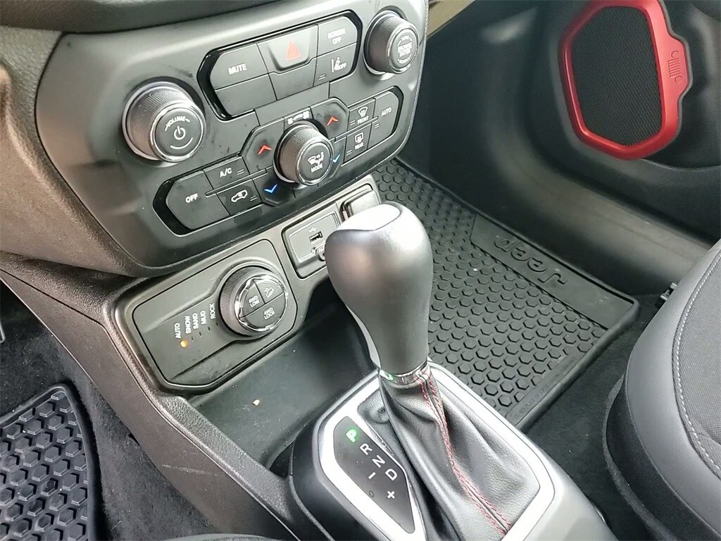 2023 JEEP RENEGADE - Image 18