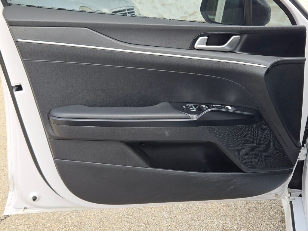 2023 KIA K5 - Image 19