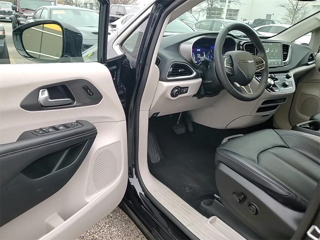 2024 CHRYSLER PACIFICA - Image 10