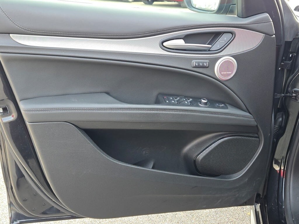 2024 ALFA ROMEO STELVIO - Image 20