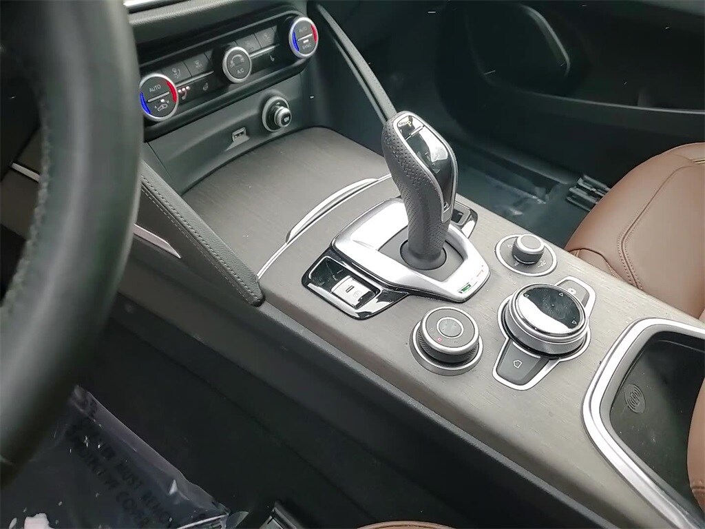 2023 ALFA ROMEO STELVIO - Image 18