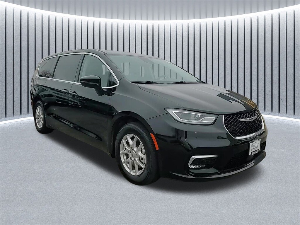 2024 CHRYSLER PACIFICA - Image 1