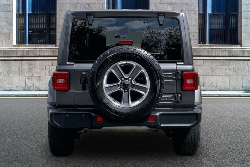Used 2021 Jeep Wrangler Unlimited Sahara SUV