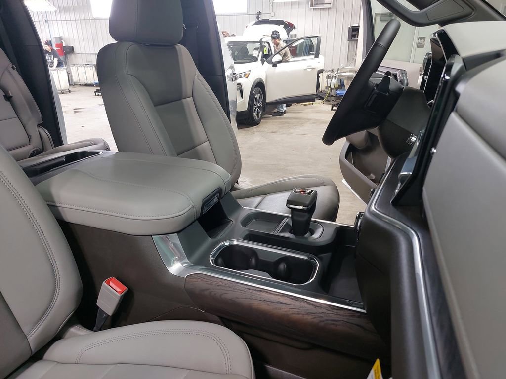 2026 GMC Sierra 1500 SLT - Photo 10