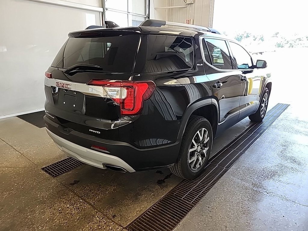 2023 Gmc Acadia SLE photo 3