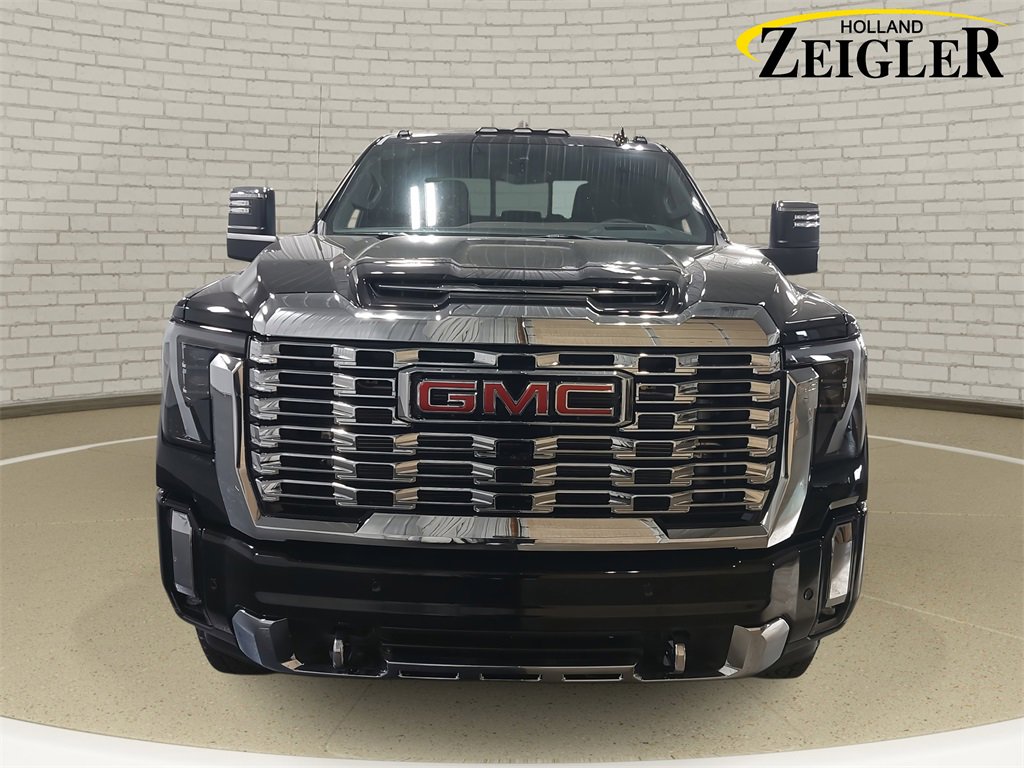2026 Gmc Sierra 3500 HD Denali photo 2