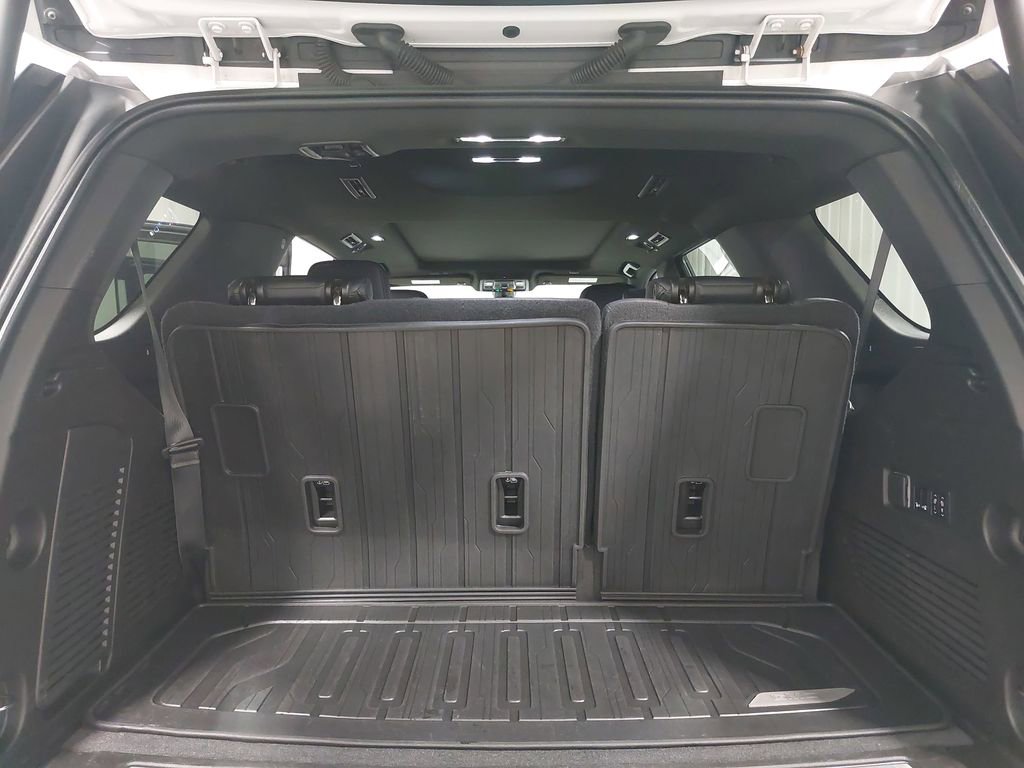 2021 GMC YUKON - Image 12