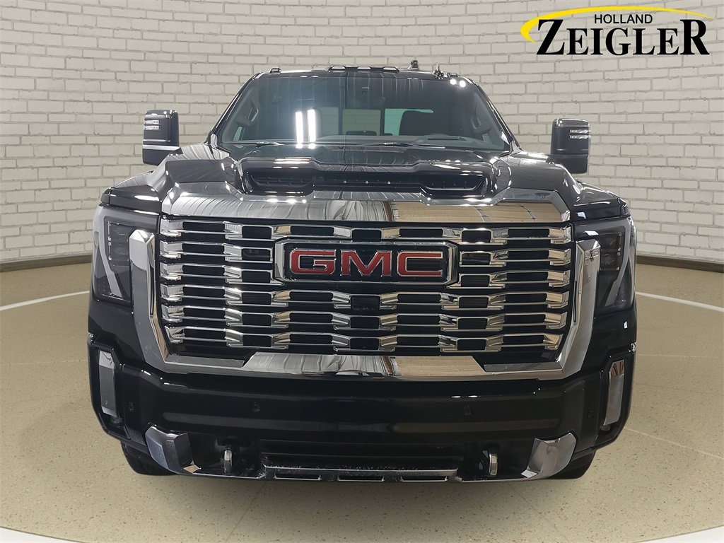 2026 Gmc Sierra 3500 HD Denali photo 2