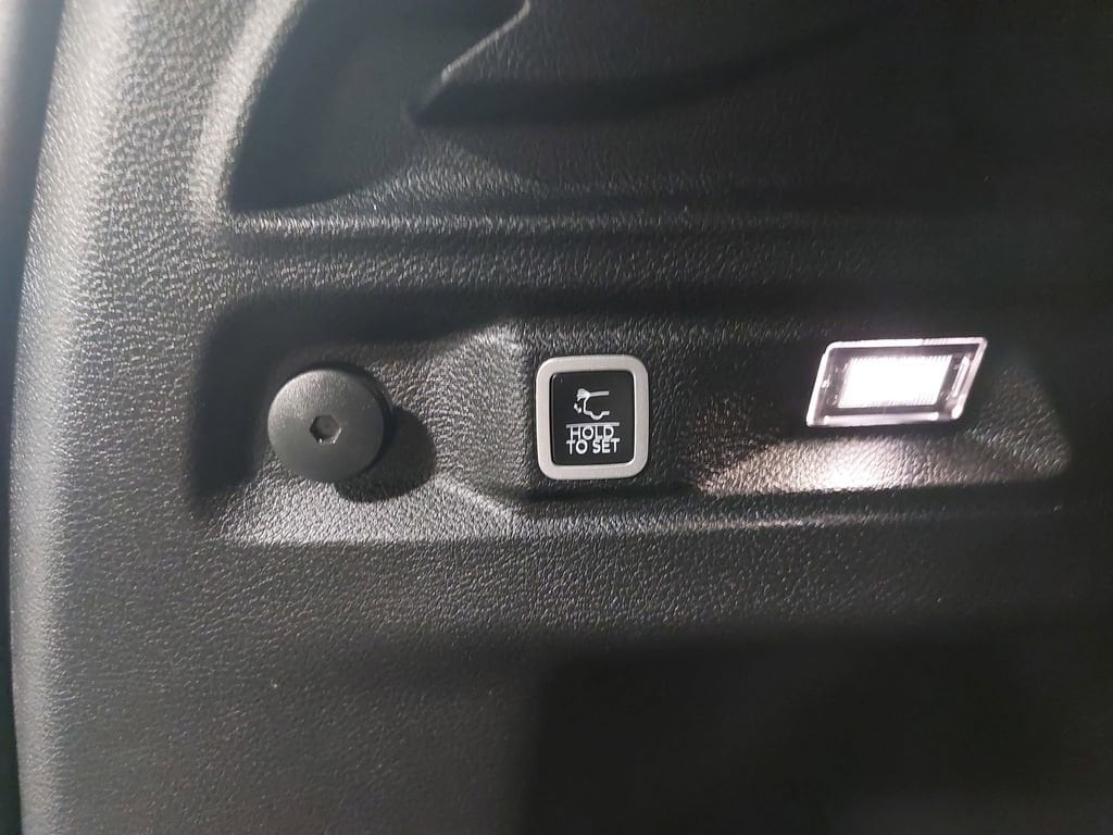 2023 JEEP GRAND CHEROKEE L - Image 15