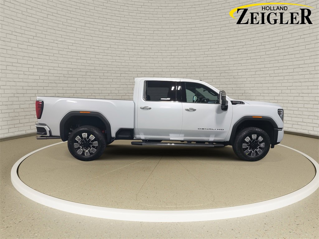 2026 Gmc Sierra 3500 HD Denali photo 3