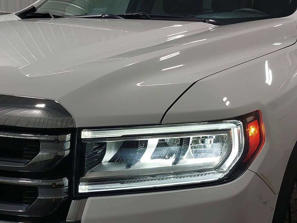 2023 GMC ACADIA - Image 33