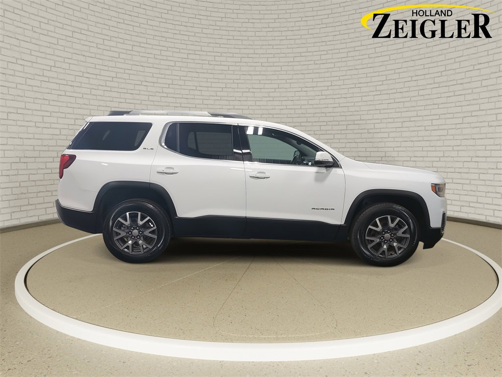 2023 Gmc Acadia SLE photo 3